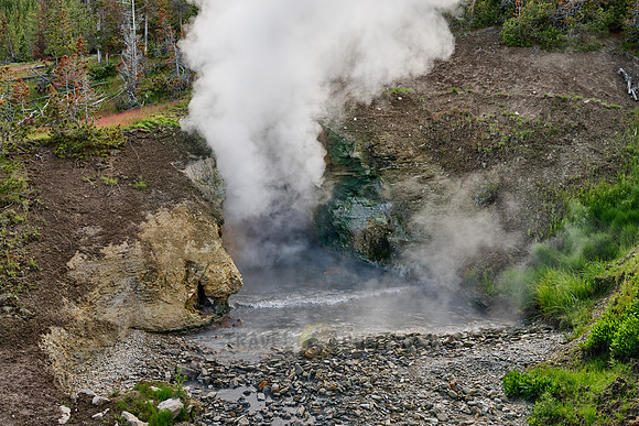 Dragon's Mouth Spring, Mud Volcano Area