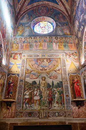 Innenaufnahme mit Fresken der Duomo di Santa Maria Assunta, San Gimignano  | The interior of the Collegiata di Santa Maria Assunta. Duomo Cathedral,  San Gimignano|