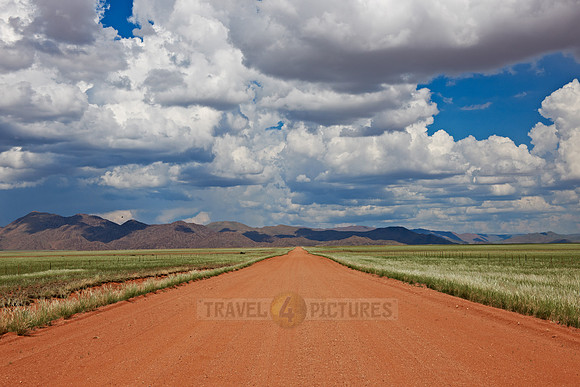 lonesome straight deserted gravel road called D707
