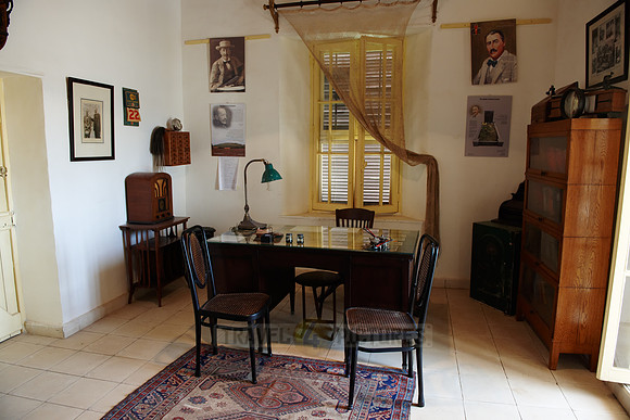 Hoffice in house of Howard Carter