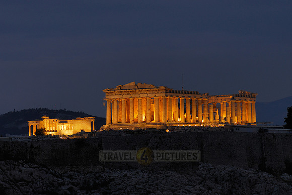 night shot of illuminated Acropolis