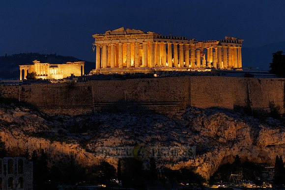 night shot of illuminated Acropolis