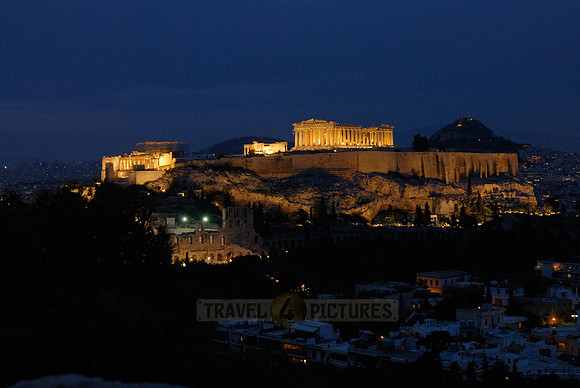 night shot of illuminated Acropolis