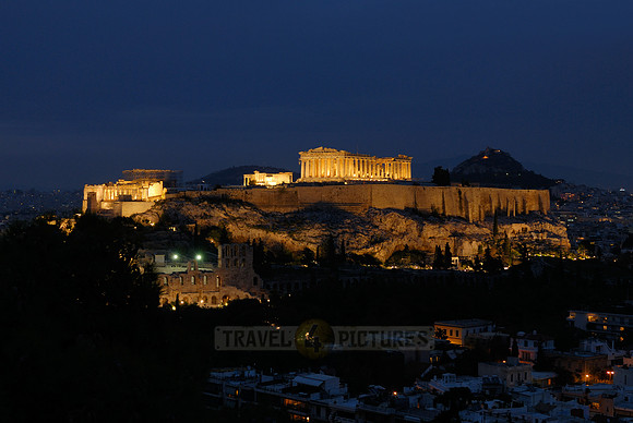 night shot of illuminated Acropolis