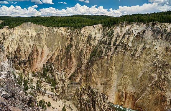 colorful stone formations of Grand Canyon Of The Yellowstone