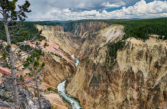 colorful stone formations of Grand Canyon Of The Yellowstone from Inspiration Point