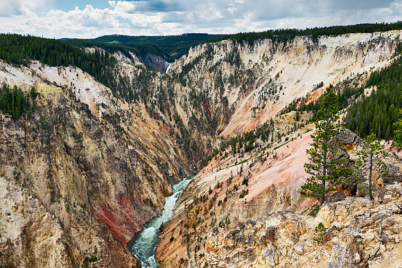 colorful stone formations of Grand Canyon Of The Yellowstone from Inspiration Point