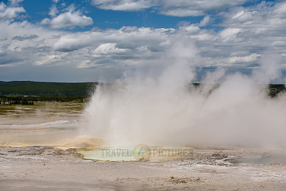 Fountain Geyser in Yellowstone Lower Geyser Basin