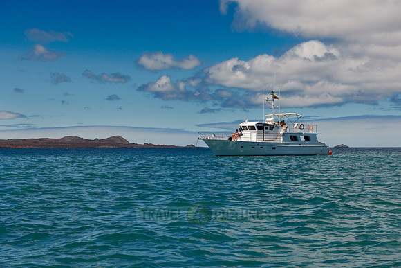 tourist ship Santa Fe, Isla Bartolome