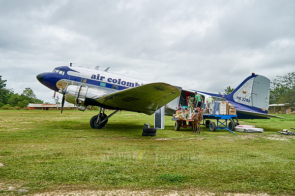 old Douglas DC-3 propeller plane