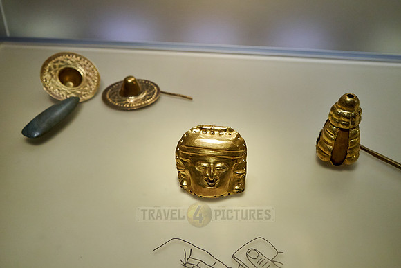 filigree golden pieces of exhibition