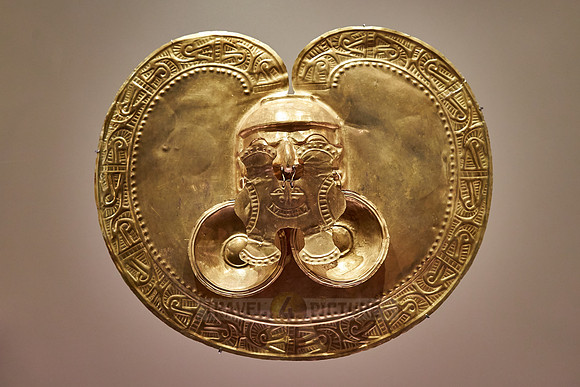 Ausstellungstuecke im  Museo del Oro,   |pieces of exhibition in  Museo del Oro|
