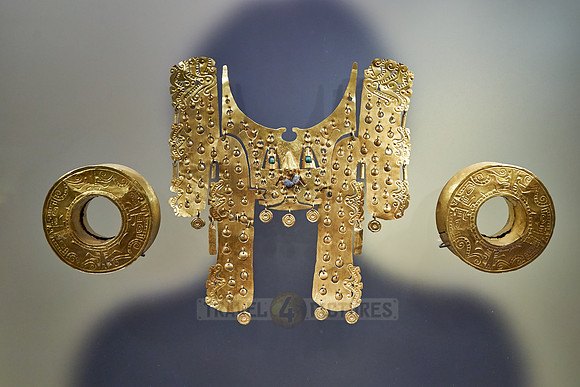 filigree golden pieces of exhibition