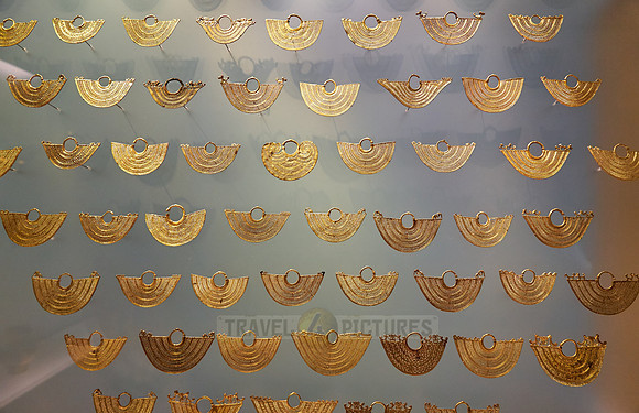 filigree golden pieces of exhibition