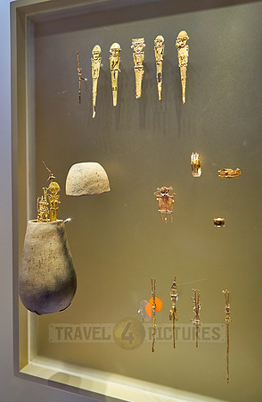 filigree golden pieces of exhibition