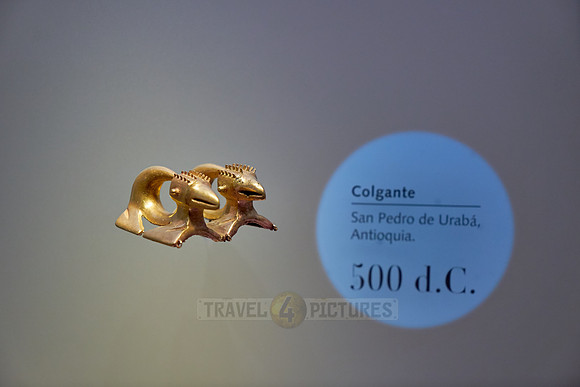 filigree golden pieces of exhibition