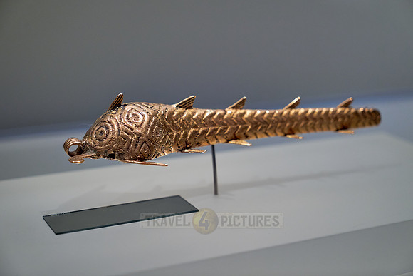 filigree golden pieces of exhibition