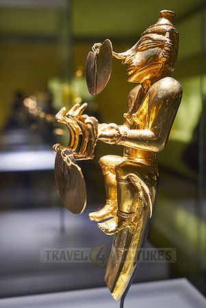 filigree golden pieces of exhibition
