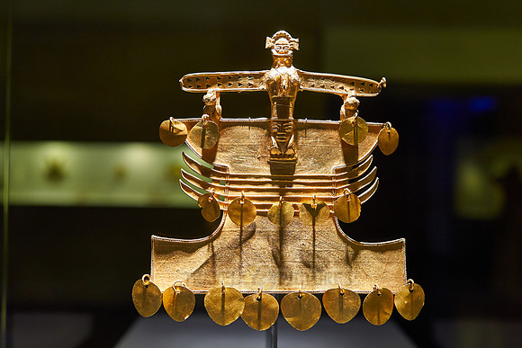 filigree golden pieces of exhibition