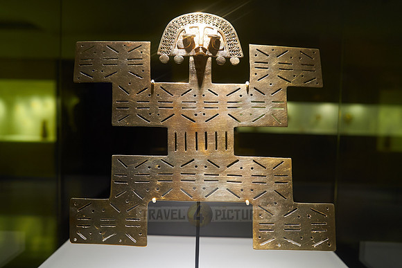 filigree golden pieces of exhibition