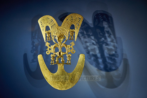 filigree golden pieces of exhibition