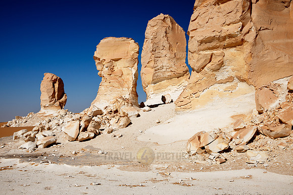 white desert at el Agabat