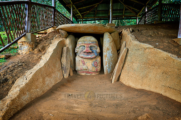 El Purutal, painted stone carved figures