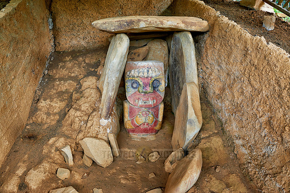 El Purutal, painted stone carved figures
