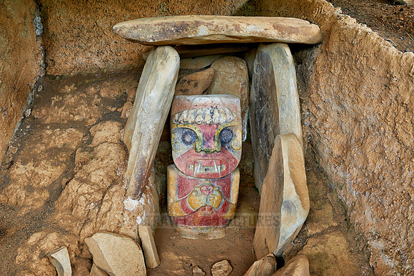 El Purutal, painted stone carved figures