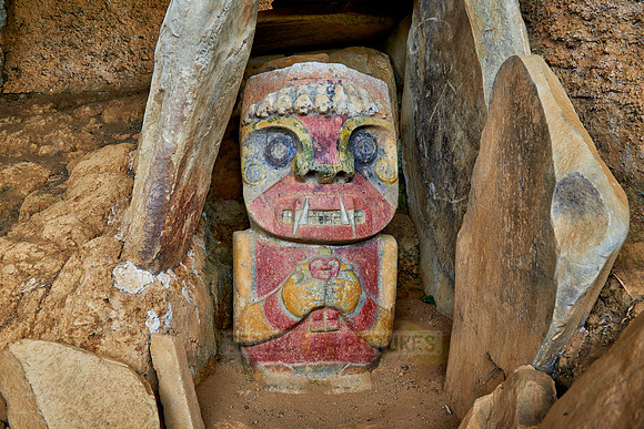 El Purutal, painted stone carved figures