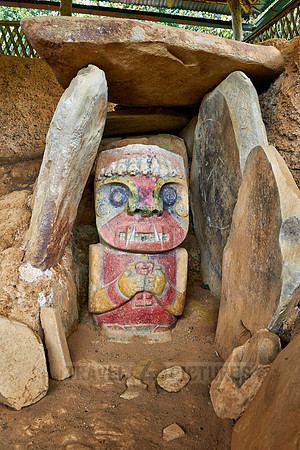 El Purutal, painted stone carved figures