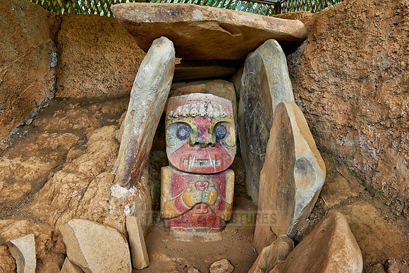 El Purutal, painted stone carved figures