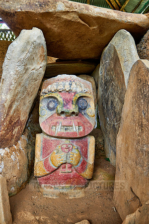El Purutal, painted stone carved figures