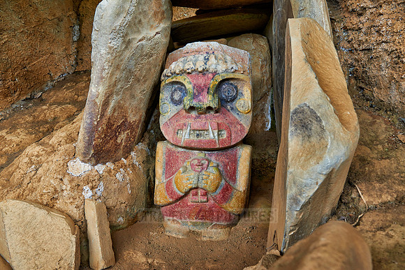El Purutal, painted stone carved figures
