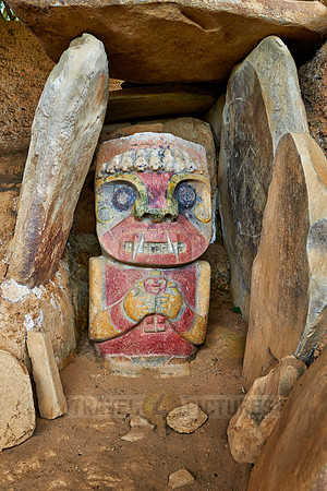 El Purutal, painted stone carved figures