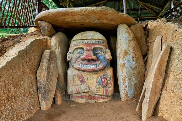 El Purutal, painted stone carved figures