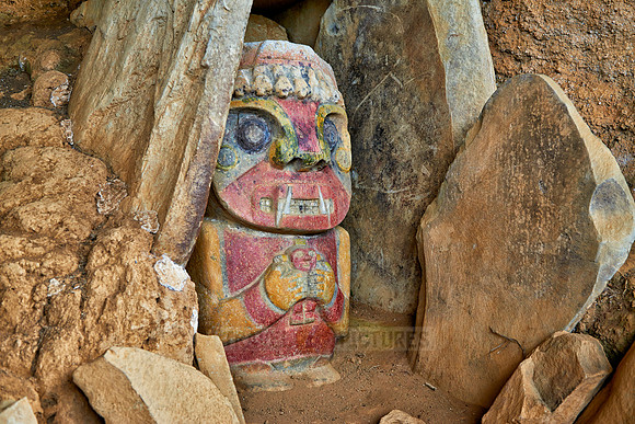 El Purutal, painted stone carved figures