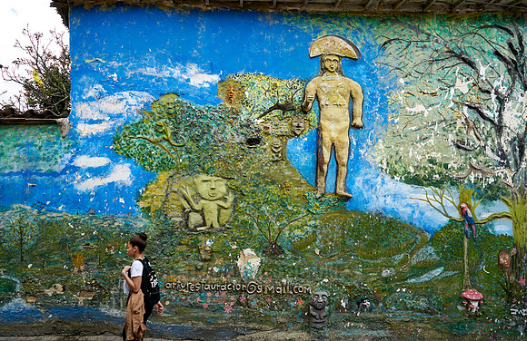 graffiti in La Candelaria