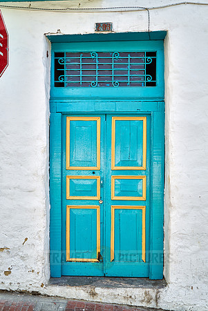 typical colored door of La Candelaria