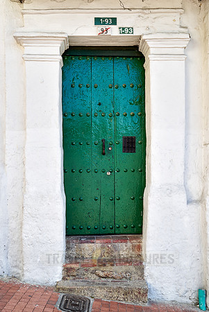 typical colored door of La Candelaria