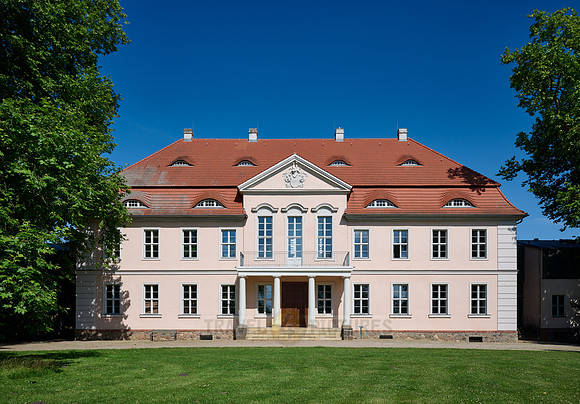 Castle Criewen in Lenne-Park, Unteres Odertal National Park