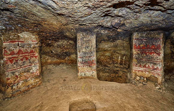 tombs of Alto del Duende