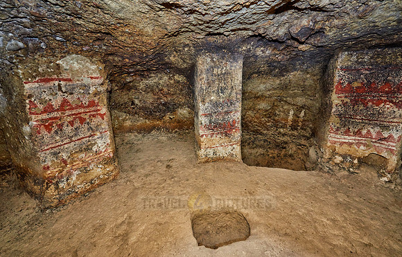 tombs of Alto del Duende