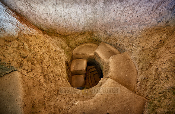steps into Hypogeum