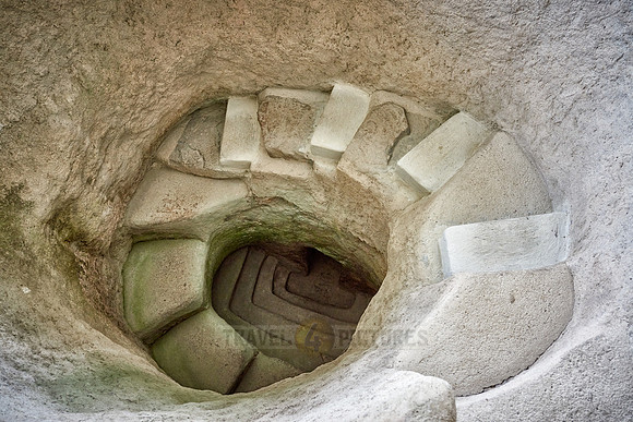 steps into Hypogeum