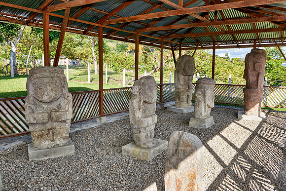 sculptures of El Tablon in Tierradentro