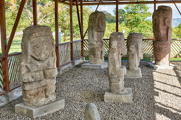 sculptures of El Tablon in Tierradentro