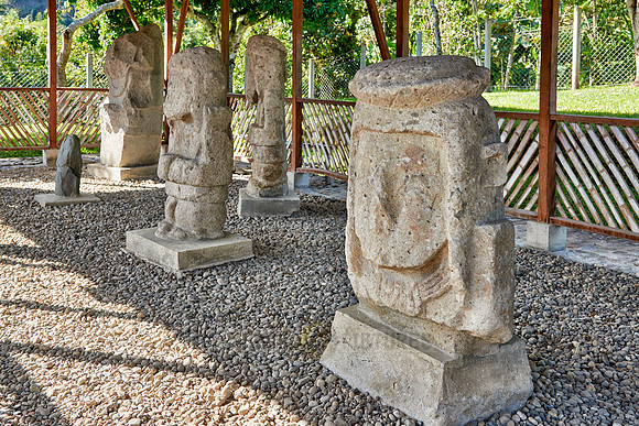 sculptures of El Tablon in Tierradentro