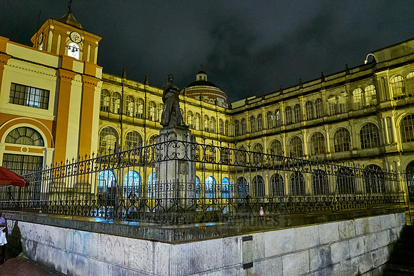 Estátua de Camilo Torres