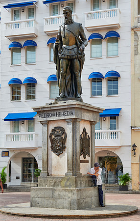 statue of Pedro de Heredia